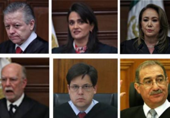 ▲ A favor de la consulta, Arturo Zaldívar, Margarita Ríos, Yasmín Esquivel, Juan Luis González, Alfredo Gutiérrez y Alberto Pérez Dayán.
