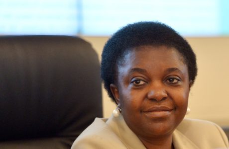 Cecile-Kyenge-Italia-Medicina-AFP_LNCIMA20130722_0038_1.jpg