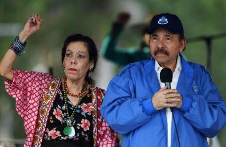 DANIEL-ORTEGA-Y-ROSARIO-MURILLO-750x500.jpg