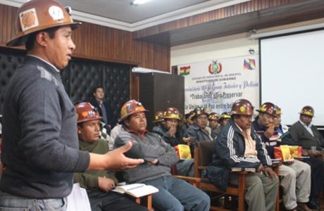 Foto mineros.jpg