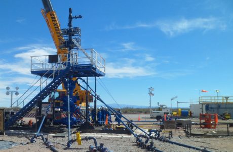 Visita-a-Loma-de-la-Lata-fractura-pozo-de-shale-2.jpg