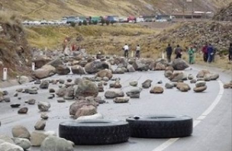 bloqueo_carretera_Puno-300x224.jpg