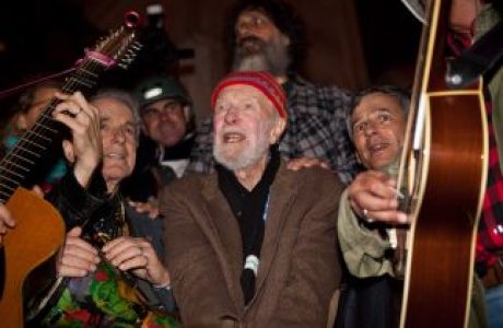 cantautores-de-musica-folk-se_323x216.jpg