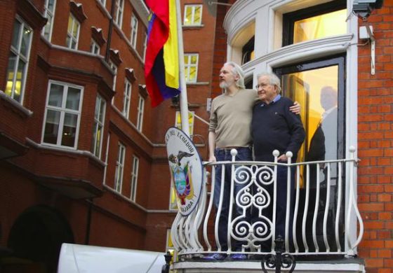chomsky_assange_londres.jpg
